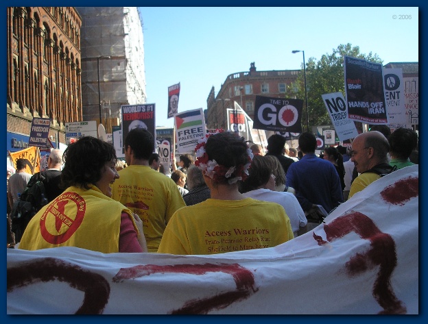 602x450 pixels (129K)